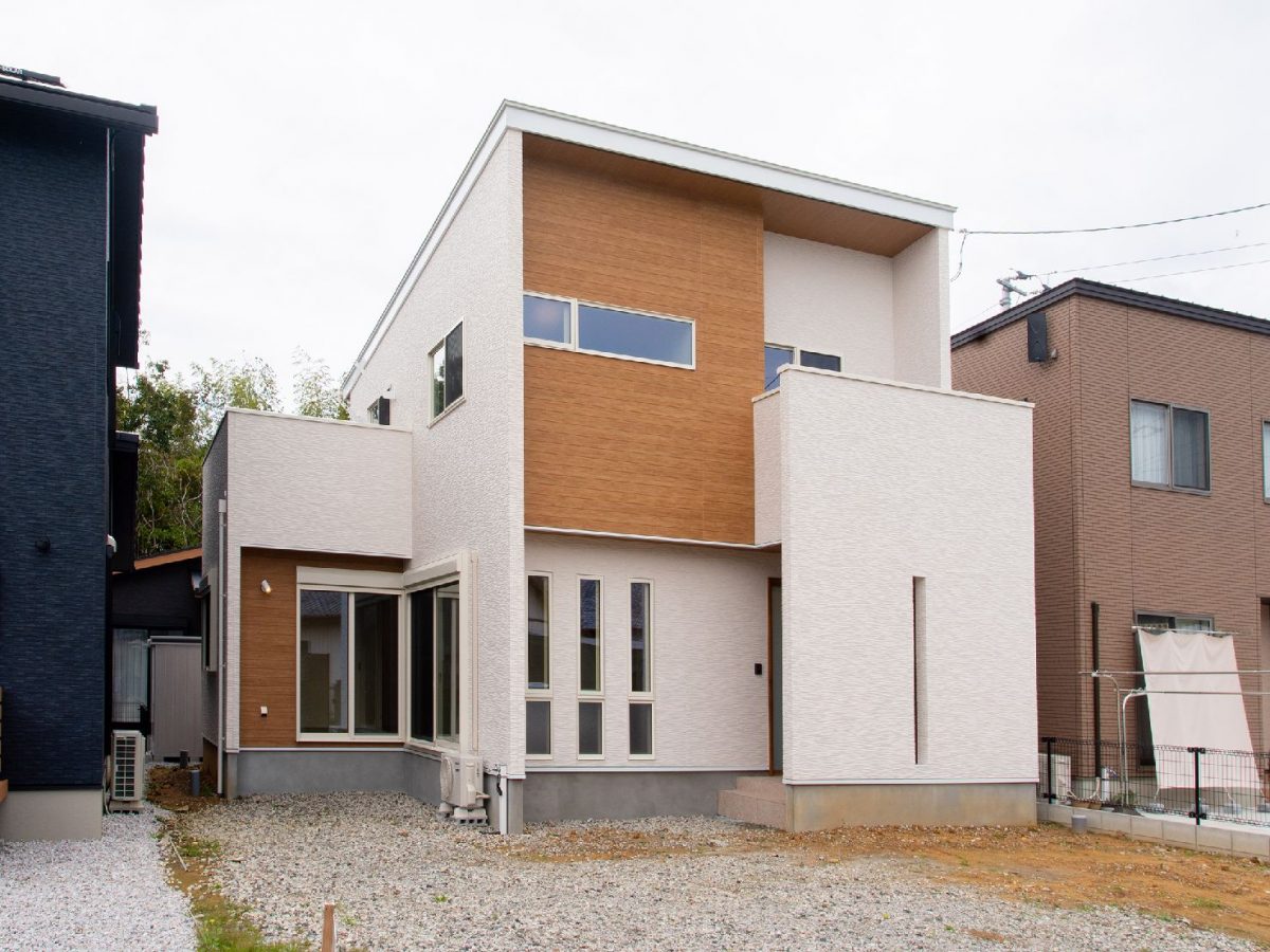 様々なシーンで大活躍 二面バルコニーのお家 野市町建売住宅 らんどめいどの注文建築